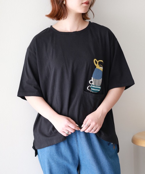 Emago(イマゴ)の「EMAGO マグカップ刺繍T(Tシャツ/カットソー・レディース・ブルー/アイボリー/ブラック・FREE)」の17枚目の写真