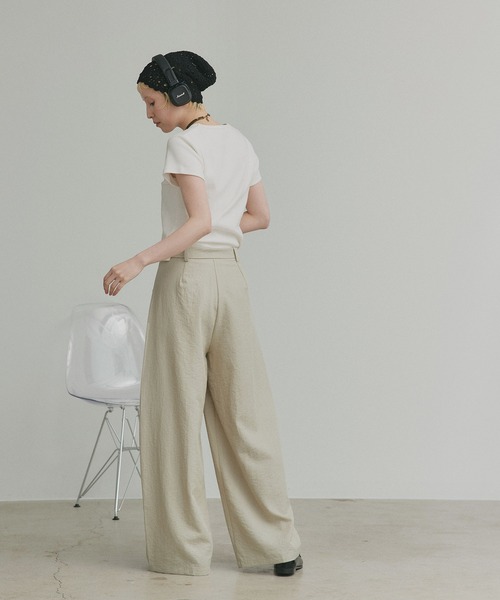 ad thie(アドティエ)の「ベーシック カーブパンツ(その他パンツ・レディース・ベージュ/ネイビー・LARGE/MEDIUM)」の4枚目の写真