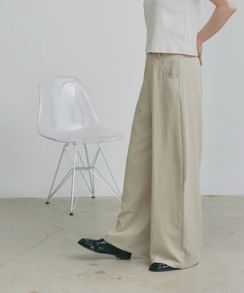 ad thie(アドティエ)の「ベーシック カーブパンツ(その他パンツ・レディース・ベージュ/ネイビー・LARGE/MEDIUM)」の8枚目の写真