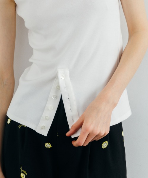 CREDONA(クレドナ)の「CUT TANK TOP/カットタンクトップ(タンクトップ・レディース・ブラック/ホワイト/ベージュ系その他・FREE)」の11枚目の写真