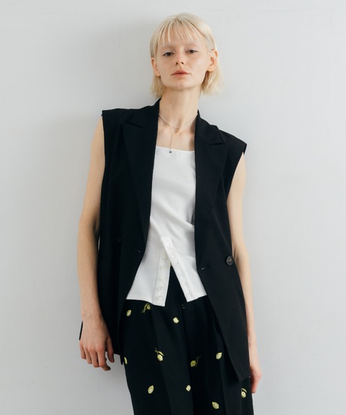 CREDONA(クレドナ)の「CUT TANK TOP/カットタンクトップ(タンクトップ・レディース・ブラック/ホワイト/ベージュ系その他・FREE)」の13枚目の写真