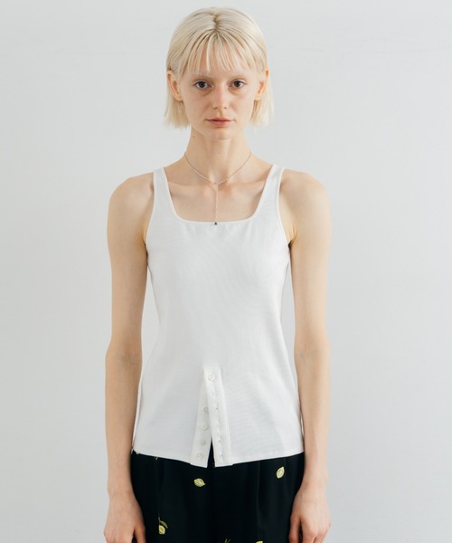 CREDONA(クレドナ)の「CUT TANK TOP/カットタンクトップ(タンクトップ・レディース・ブラック/ホワイト/ベージュ系その他・FREE)」の7枚目の写真