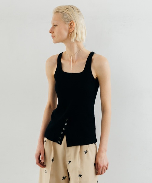 CREDONA(クレドナ)の「CUT TANK TOP/カットタンクトップ(タンクトップ・レディース・ブラック/ホワイト/ベージュ系その他・FREE)」の16枚目の写真