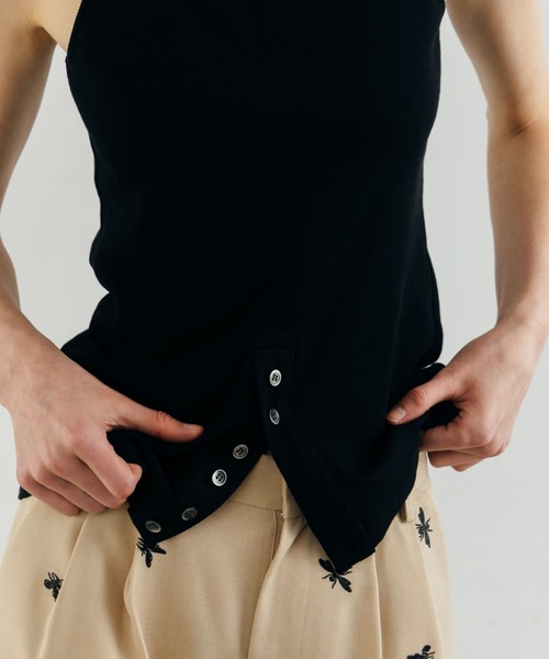 CREDONA(クレドナ)の「CUT TANK TOP/カットタンクトップ(タンクトップ・レディース・ブラック/ホワイト/ベージュ系その他・FREE)」の21枚目の写真