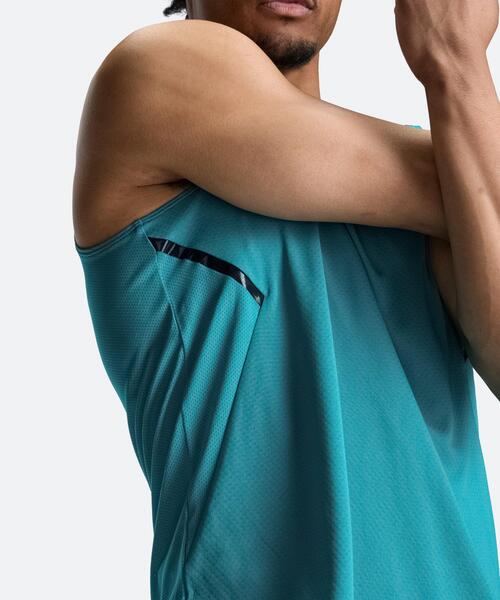 UNDER ARMOUR(アンダーアーマー)の「UAアーマードライ スリーブレス シャツ(トレーニング/メンズ)(タンクトップ・メンズ・イエロー系・S/M/XL/L/2XL)」の5枚目の写真