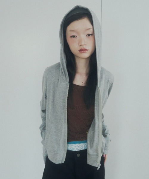 chernyy(チェルニー)の「chernyy double zip-up stretch hoodie / ダブルジップコンパクトフーディー(パーカー・レディース・グレー/ブラック/プラム・SMALL/LARGE/MEDIUM)」の2枚目の写真