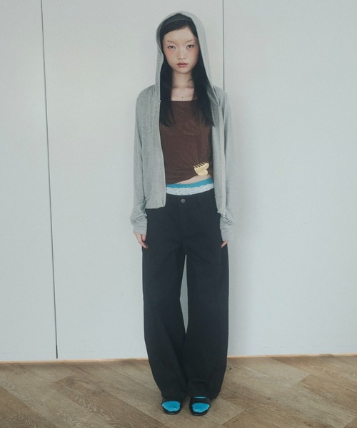 chernyy(チェルニー)の「chernyy double zip-up stretch hoodie / ダブルジップコンパクトフーディー(パーカー・レディース・グレー/ブラック/プラム・SMALL/LARGE/MEDIUM)」の6枚目の写真