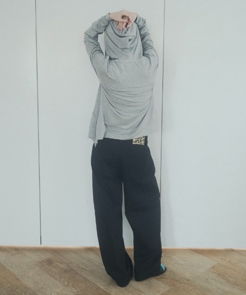 chernyy(チェルニー)の「chernyy double zip-up stretch hoodie / ダブルジップコンパクトフーディー(パーカー・レディース・グレー/ブラック/プラム・SMALL/LARGE/MEDIUM)」の20枚目の写真