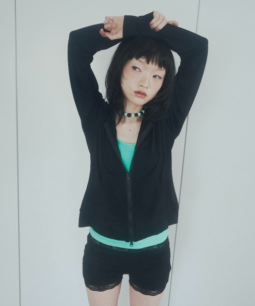 chernyy(チェルニー)の「chernyy double zip-up stretch hoodie / ダブルジップコンパクトフーディー(パーカー・レディース・グレー/ブラック/プラム・SMALL/LARGE/MEDIUM)」の21枚目の写真