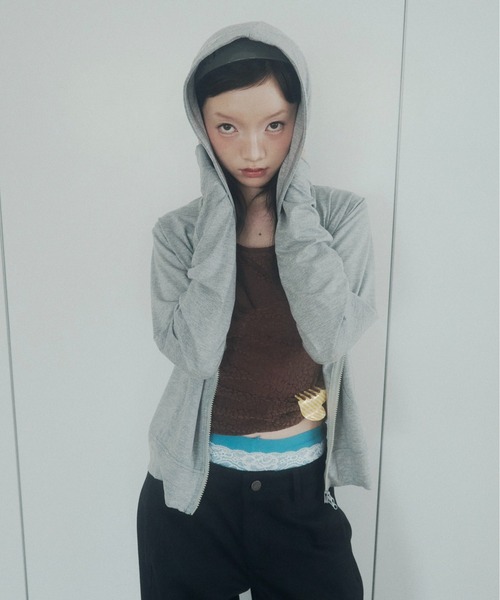 chernyy(チェルニー)の「chernyy double zip-up stretch hoodie / ダブルジップコンパクトフーディー(パーカー・レディース・グレー/ブラック/プラム・SMALL/LARGE/MEDIUM)」の18枚目の写真