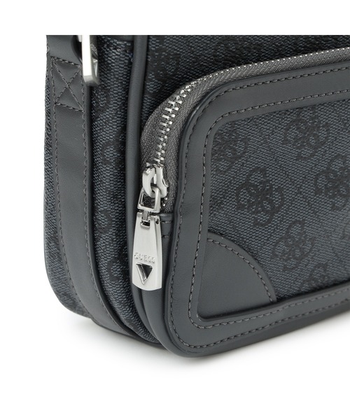 Guess(ゲス)の「MILANO Double Zip Crossbody ショルダーバッグ(ショルダーバッグ・メンズ・ベージュ/ブラック系その他・ONE SIZE)」の10枚目の写真