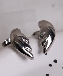 【Peony/ピオニー】2デザイン　ウィングモチーフピアス