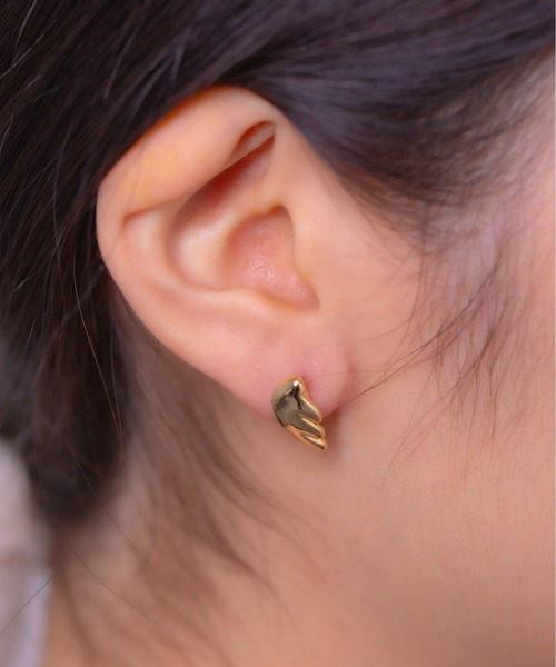 TONE SELECT GOODS(トーンセレクトグッズ)の「【Peony/ピオニー】2デザイン ウィングモチーフピアス(ピアス(両耳用)・レディース・ゴールド系2/ゴールド系1/シルバー系2/シルバー系1・FREE)」の6枚目の写真