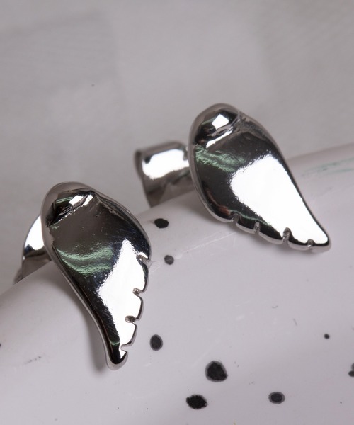 TONE SELECT GOODS(トーンセレクトグッズ)の「【Peony/ピオニー】2デザイン ウィングモチーフピアス(ピアス(両耳用)・レディース・ゴールド系2/ゴールド系1/シルバー系2/シルバー系1・FREE)」の11枚目の写真