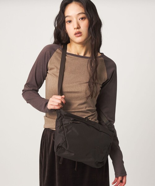 THE NORTH FACE(ザノースフェイス)の「【WEB限定】<THE NORTH FACE>カペラ 5(5L)(トートバッグ・レディース・ダークブラウン/ブラック・FREE)」の3枚目の写真