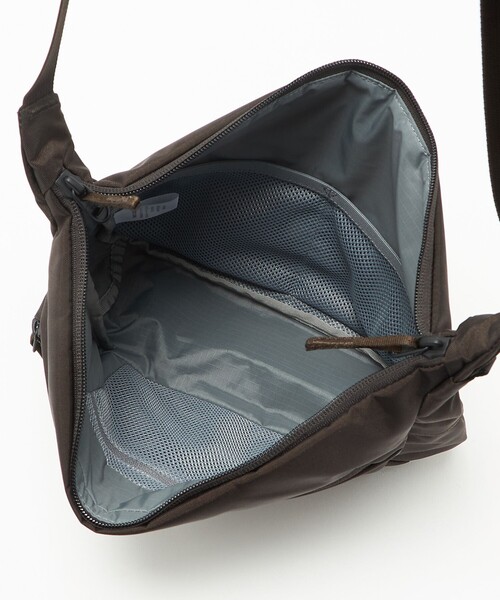THE NORTH FACE(ザノースフェイス)の「【WEB限定】<THE NORTH FACE>カペラ 5(5L)(トートバッグ・レディース・ダークブラウン/ブラック・FREE)」の13枚目の写真