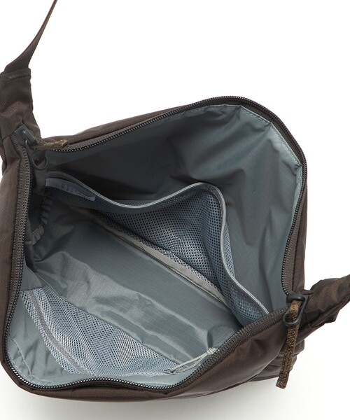 THE NORTH FACE(ザノースフェイス)の「【WEB限定】<THE NORTH FACE>カペラ 5(5L)(トートバッグ・レディース・ダークブラウン/ブラック・FREE)」の15枚目の写真