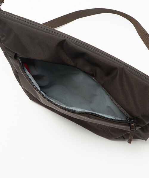 THE NORTH FACE(ザノースフェイス)の「【WEB限定】<THE NORTH FACE>カペラ 5(5L)(トートバッグ・レディース・ダークブラウン/ブラック・FREE)」の16枚目の写真