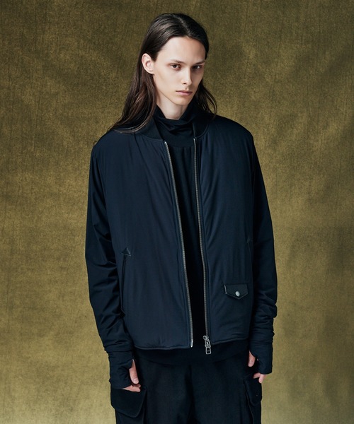 glamb(グラム)の「Round Hem Bomber Jacket / ラウンドヘムボマージャケット(ミリタリージャケット・メンズ・アイボリー/ブラック・S/M/L)」の9枚目の写真