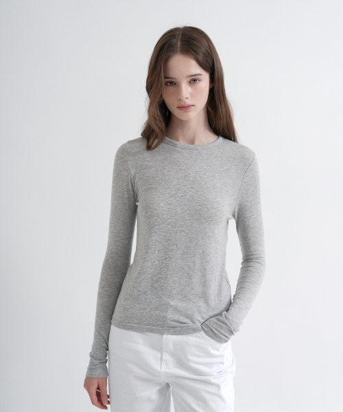 VLETI(ブレッティ)の「Essential Round Slim T-Shirt (gray)(Tシャツ/カットソー・レディース・ライトグレー・FREE)」の2枚目の写真