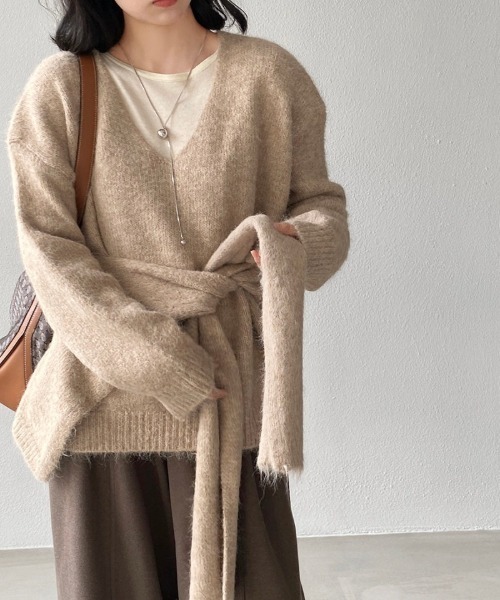 Ritzy（リッツィー）の「2WAY取り外しストール付きVネックニット 2026AW（ニット/セーター・レディース・ブラック/ベージュ/パープル/グレー/アイボリー/モカ・FREE）」の17枚目の写真