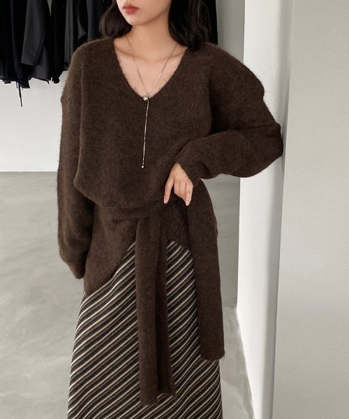 Ritzy（リッツィー）の「2WAY取り外しストール付きVネックニット 2026AW（ニット/セーター・レディース・ブラック/ベージュ/パープル/グレー/アイボリー/モカ・FREE）」の16枚目の写真