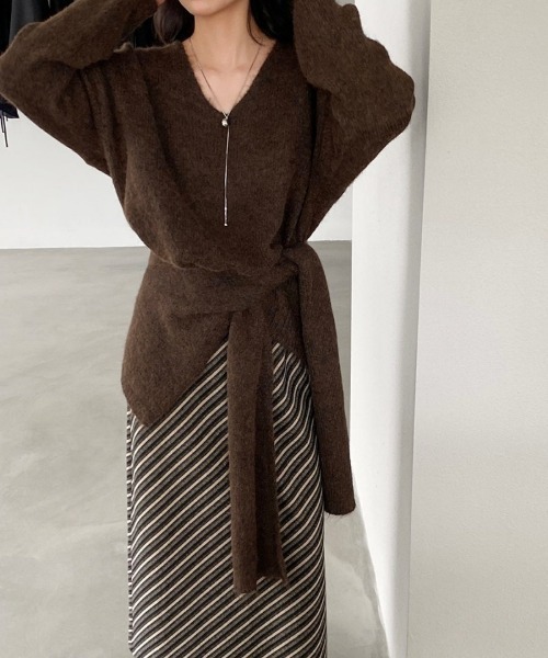 Ritzy（リッツィー）の「2WAY取り外しストール付きVネックニット 2026AW（ニット/セーター・レディース・ブラック/ベージュ/パープル/グレー/アイボリー/モカ・FREE）」の13枚目の写真