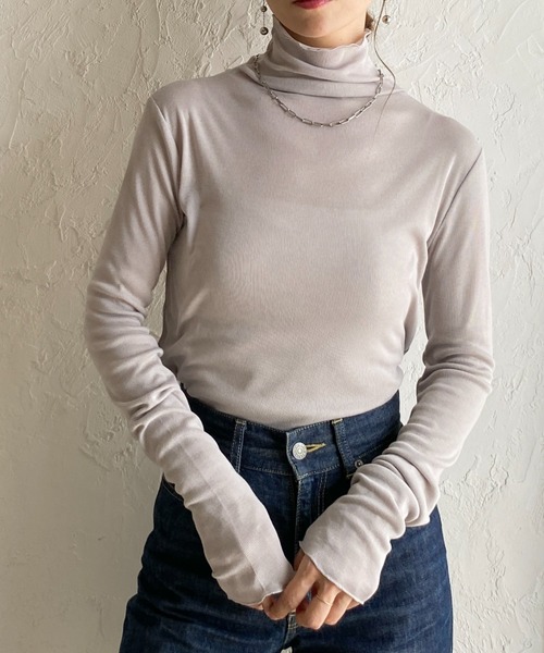 She's Closet(シーズクローゼット)の「ハイネック 長袖 シアートップス ロングTシャツ(Tシャツ/カットソー・レディース・ネイビー/ホワイト/ブラック/ブラウン/グレイッシュベージュ/ライトグレー/チャコールグレー/レッド・FREE)」の4枚目の写真