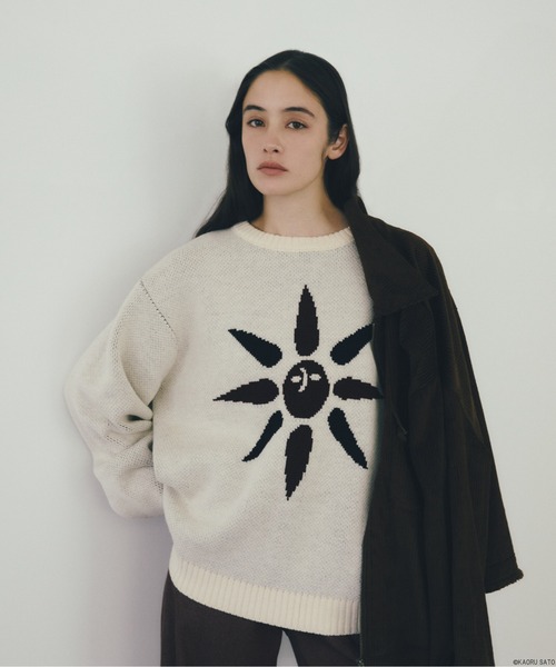 BAYFLOW(ベイフロー)の「【KAORU SATO×BAYFLOW】タイヨウクルーネックジャガードニット(WEB限定)(ニット/セーター・メンズ・アイボリー・LARGE/MEDIUM/SMALL)」の1枚目の写真
