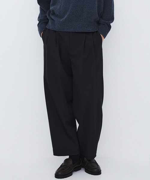 UNITED TOKYO(ユナイテッドトウキョウ)の「【新作】超撥水 WOOL GABARDINE 2タックバレルパンツ |撥水/防汚/防臭/吸湿性/ムレ防止(スラックス・メンズ・ブラック/ダークグレー/ライトブルーグレー・2/1/3)」の3枚目の写真