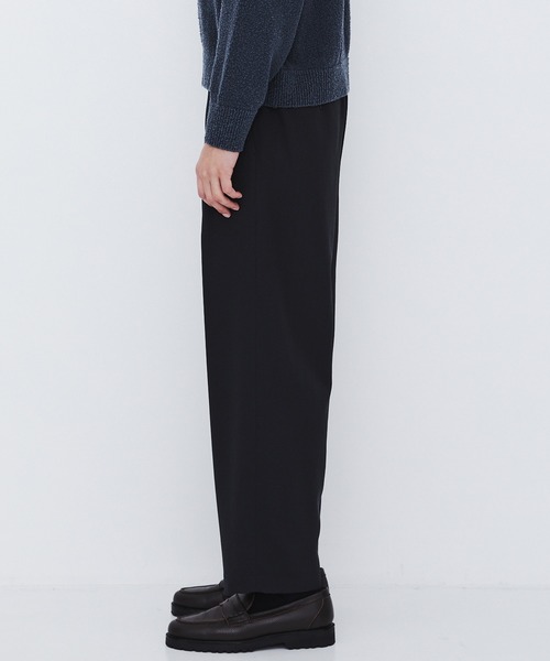 UNITED TOKYO(ユナイテッドトウキョウ)の「【新作】超撥水 WOOL GABARDINE 2タックバレルパンツ |撥水/防汚/防臭/吸湿性/ムレ防止(スラックス・メンズ・ブラック/ダークグレー/ライトブルーグレー・2/1/3)」の19枚目の写真