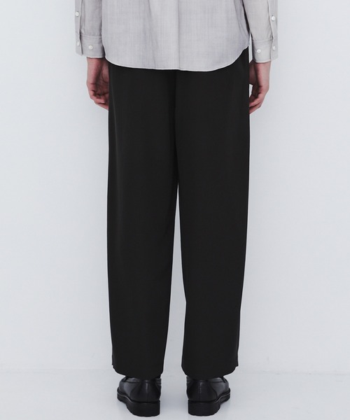 UNITED TOKYO(ユナイテッドトウキョウ)の「【新作】超撥水 WOOL GABARDINE 2タックバレルパンツ |撥水/防汚/防臭/吸湿性/ムレ防止(スラックス・メンズ・ブラック/ダークグレー/ライトブルーグレー・2/1/3)」の22枚目の写真