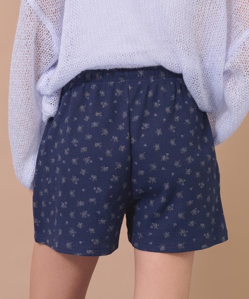 anap mimpi(アナップミンピ)の「花柄ワッフルイージーショートパンツ(その他パンツ・レディース・ネイビー/グレー・F)」の8枚目の写真