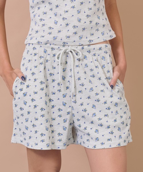 anap mimpi(アナップミンピ)の「花柄ワッフルイージーショートパンツ(その他パンツ・レディース・ネイビー/グレー・F)」の13枚目の写真