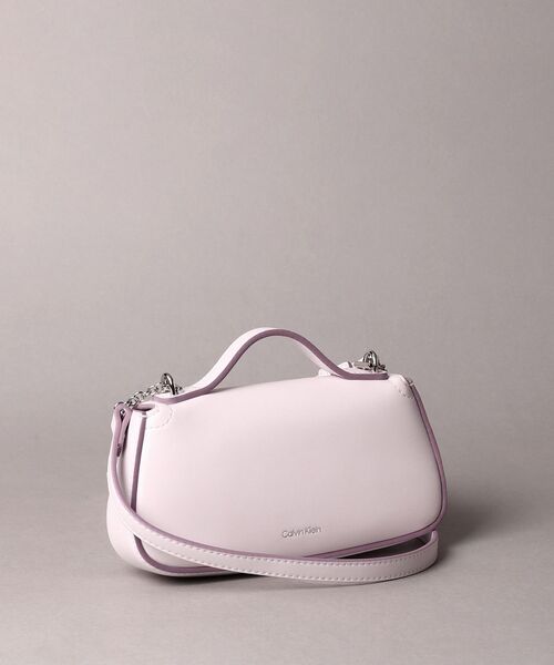 Calvin Klein(カルバン・クライン)の「クロスボディバッグ - トップハンドルクロスボディバッグ(ショルダーバッグ・レディース・ブラック/アイボリー/ピンク系その他・FREE)」の9枚目の写真