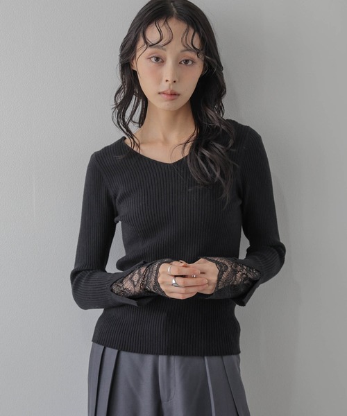 AMELY(エミリー)の「袖口レースリブトップス/インナー/レイヤード(ニット/セーター・レディース・ブラック/モカ/グレー/ホワイト・フリー)」の3枚目の写真