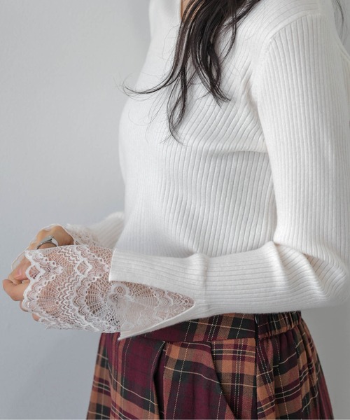 AMELY(エミリー)の「袖口レースリブトップス/インナー/レイヤード(ニット/セーター・レディース・ブラック/モカ/グレー/ホワイト・フリー)」の8枚目の写真