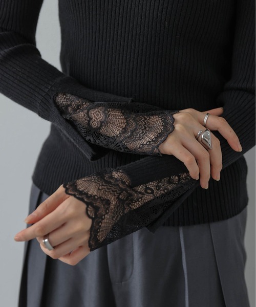 AMELY(エミリー)の「袖口レースリブトップス/インナー/レイヤード(ニット/セーター・レディース・ブラック/モカ/グレー/ホワイト・フリー)」の22枚目の写真