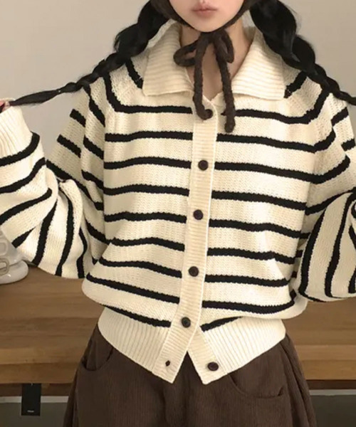 VIVID LADY(ビビッドレディー)の「ボーダー柄 襟付きショートニットカーディガン(ニット/セーター・レディース・チャコールグレー/ネイビー/アイボリー・FREE)」の1枚目の写真