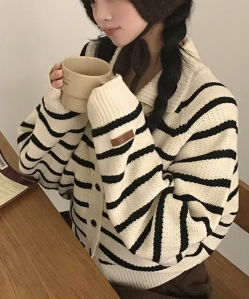 VIVID LADY(ビビッドレディー)の「ボーダー柄 襟付きショートニットカーディガン(ニット/セーター・レディース・チャコールグレー/ネイビー/アイボリー・FREE)」の10枚目の写真