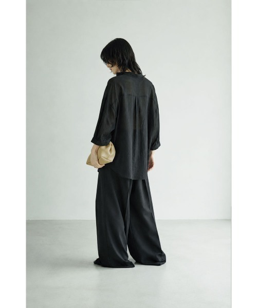 marjour(マージュール)の「COTTON CRINKLE BAND COLLAR SHIRT(シャツ/ブラウス・レディース・ブラック/オフホワイト・M)」の14枚目の写真