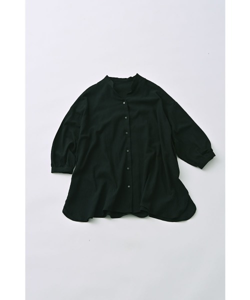 marjour(マージュール)の「COTTON CRINKLE BAND COLLAR SHIRT(シャツ/ブラウス・レディース・ブラック/オフホワイト・M)」の7枚目の写真