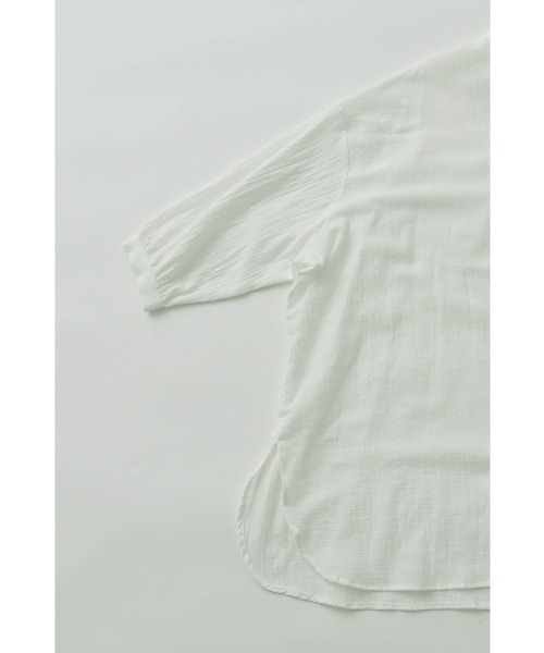 marjour(マージュール)の「COTTON CRINKLE BAND COLLAR SHIRT(シャツ/ブラウス・レディース・ブラック/オフホワイト・M)」の3枚目の写真