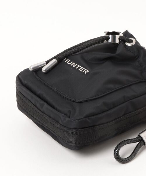 HUNTER(ハンター)の「HUNTER/ハンター ショルダーバッグ プレミアム ナイロン フォンポーチ UBX5528NYL(ショルダーバッグ・メンズ・ブラック/ホワイト・FREE)」の4枚目の写真