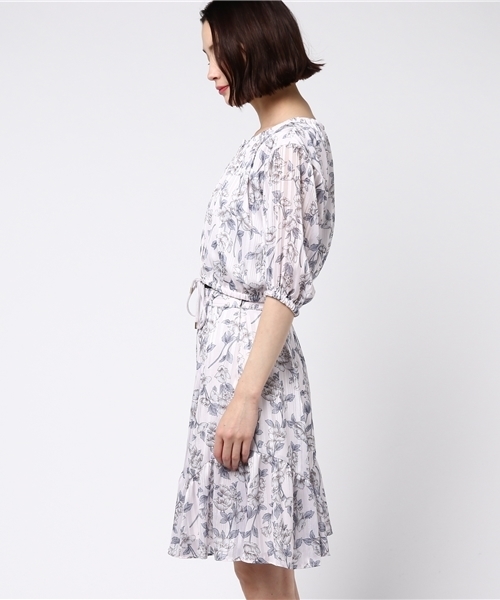 JILL by JILL STUART（ジルバイジルスチュアート）の「MISTY LAME STRIPE OP（ワンピース・レディース・ベージュ/ピンク・SMALL/MEDIUM）」の4枚目の写真