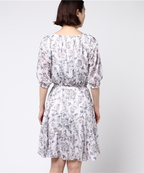 JILL by JILL STUART（ジルバイジルスチュアート）の「MISTY LAME STRIPE OP（ワンピース・レディース・ベージュ/ピンク・SMALL/MEDIUM）」の5枚目の写真