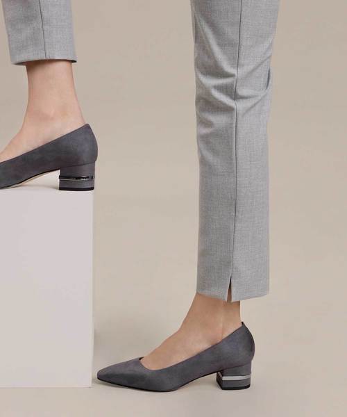 CHARLES & KEITH（チャールズ & キース）の「メタリックアクセントヒールパンプス / METALLIC ACCENT HEEL PUMPS（パンプス・レディース・ブラック/グレー/ダークグリーン・22.5cm/23cm/23.5cm/24.5cm/25cm/25.5cm）」の12枚目の写真