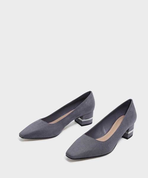 CHARLES & KEITH（チャールズ & キース）の「メタリックアクセントヒールパンプス / METALLIC ACCENT HEEL PUMPS（パンプス・レディース・ブラック/グレー/ダークグリーン・22.5cm/23cm/23.5cm/24.5cm/25cm/25.5cm）」の11枚目の写真