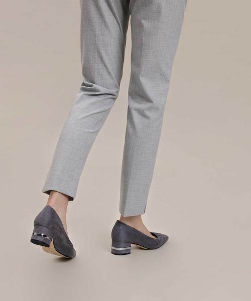 CHARLES & KEITH（チャールズ & キース）の「メタリックアクセントヒールパンプス / METALLIC ACCENT HEEL PUMPS（パンプス・レディース・ブラック/グレー/ダークグリーン・22.5cm/23cm/23.5cm/24.5cm/25cm/25.5cm）」の7枚目の写真