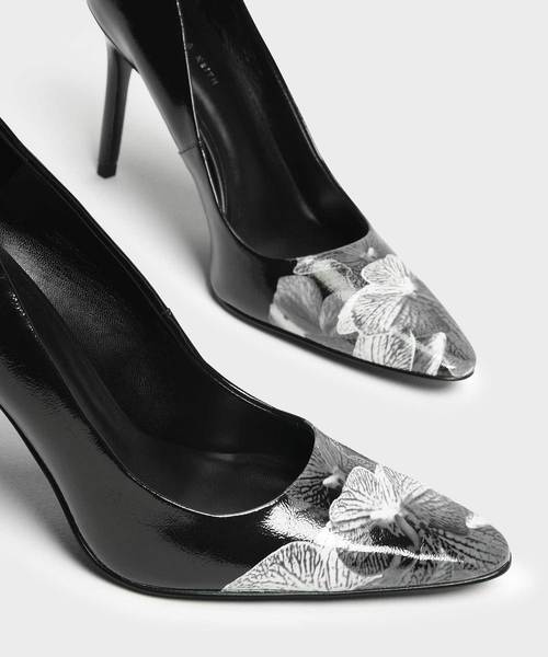 CHARLES & KEITH(チャールズ & キース)の「クラシックポインテッドパンプス / Classic Pointed Pumps(パンプス・レディース・ブラック/レッド・22.5cm/23cm/23.5cm/24.5cm/25cm/25.5cm)」の7枚目の写真